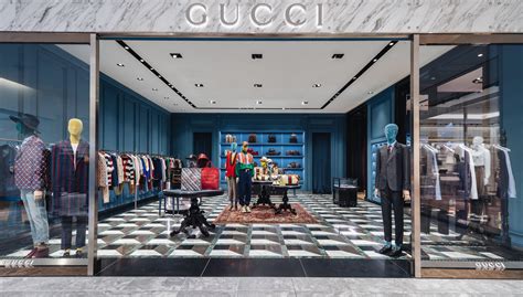 gucci holt toronto yorkdale.